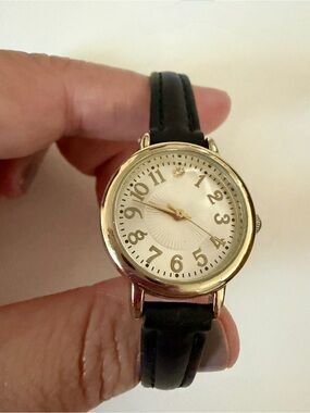 Vintage Carriage Gold-Tone Watch with Black genuine Leather Strap. New Battery